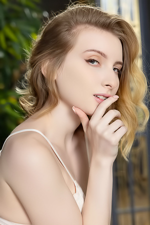 Minnie Lighter Nestles Between The Cheeks Of Her Gorgeous Bubble Butt