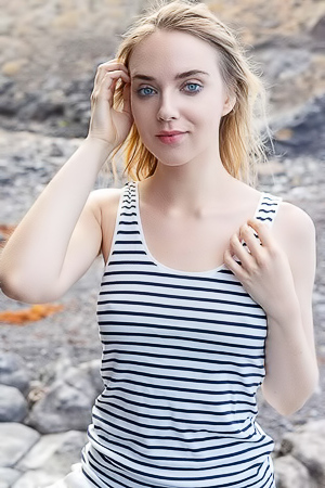 MetArt presents Oxana Chic - Rocky Beach